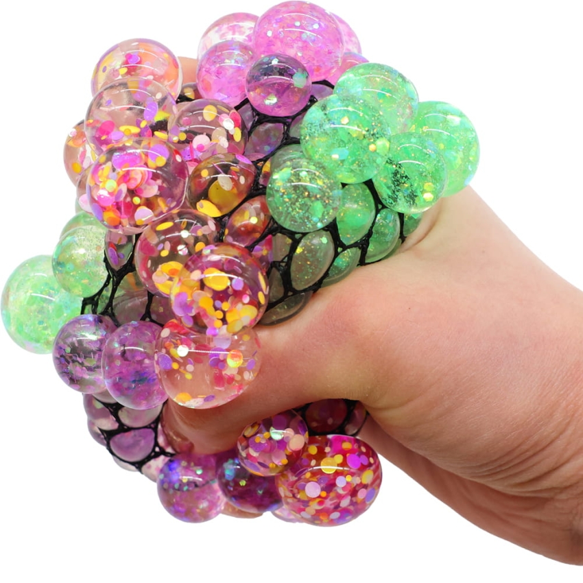 GNIOTEK WINOGRONO PILKA ANTYSTRESOWA POTROJNE 3.jpg