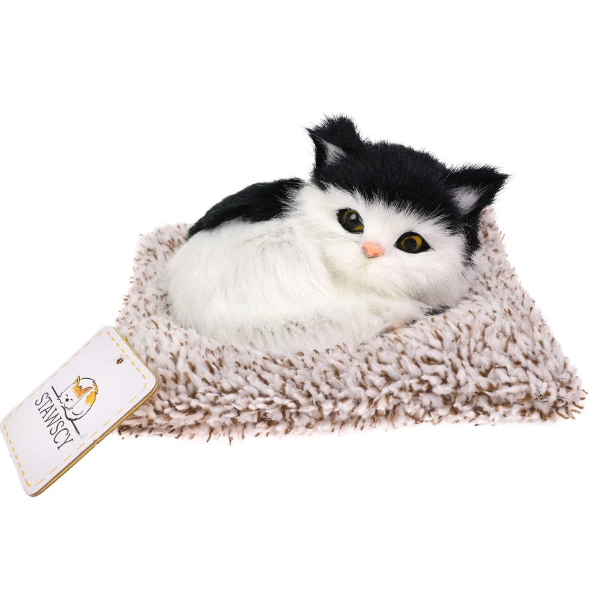 Realistyczny Kotek Figurka Na Poduszce w Posłanku Maskotka Stawscy Czarno-Biały.jpg