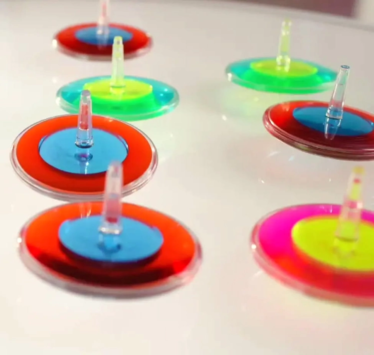 MAGICZNY WIRUJĄCY BĄCZEK dysk WODNY fidget spinner LAWA gra zręcznościowa 13.jpg