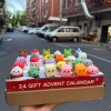 Kalendarz-Adwentowy-Gniotki-Squishy-3D-24-Dniowy-Zestaw-Prezent-Swiateczny-20 4.jpg